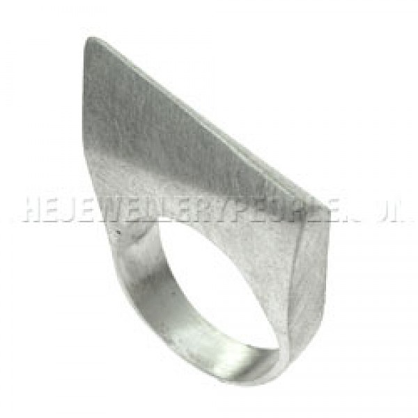 Wire Brushed Pointed Edge Ring